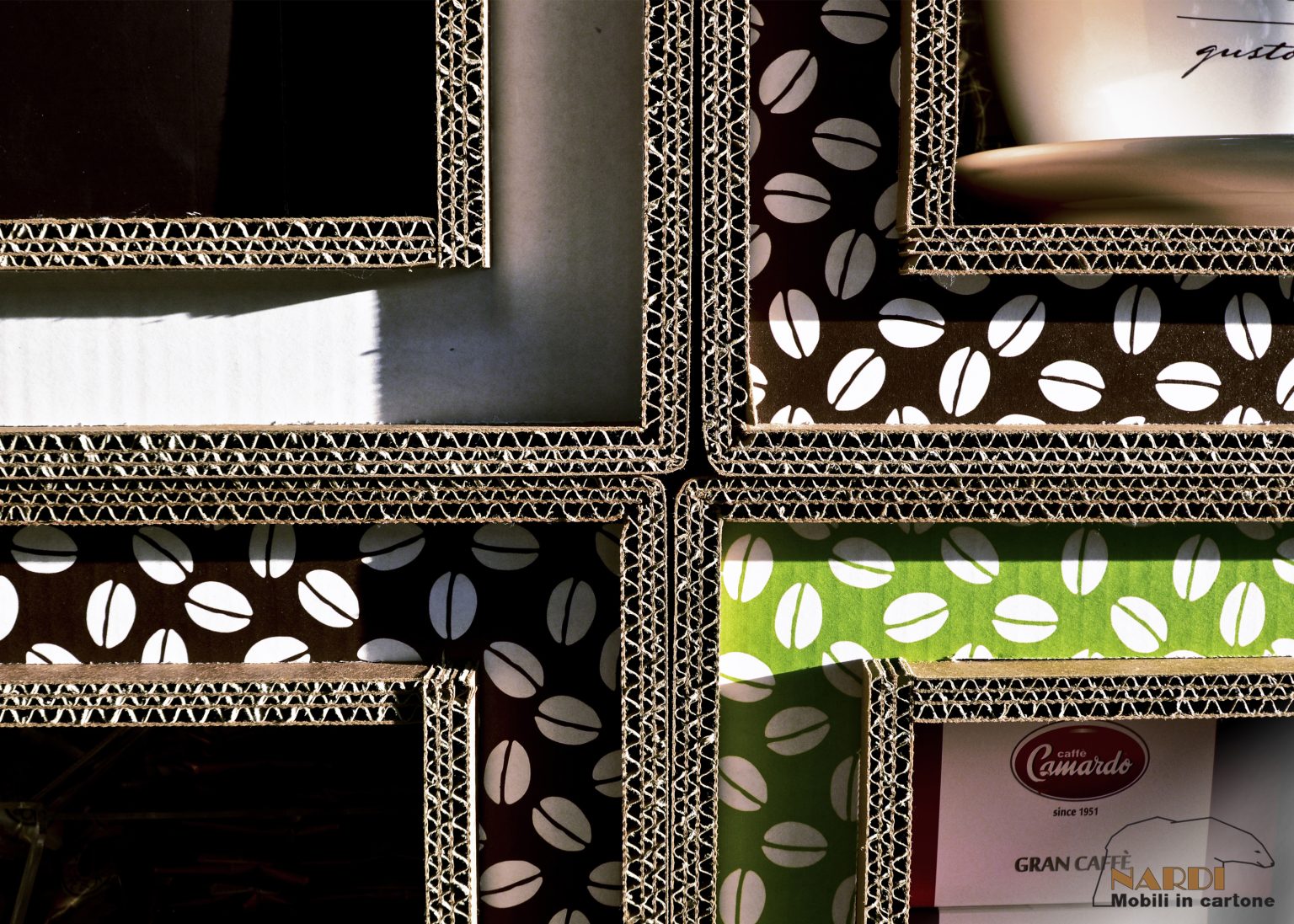 espositori in cartone per negozi