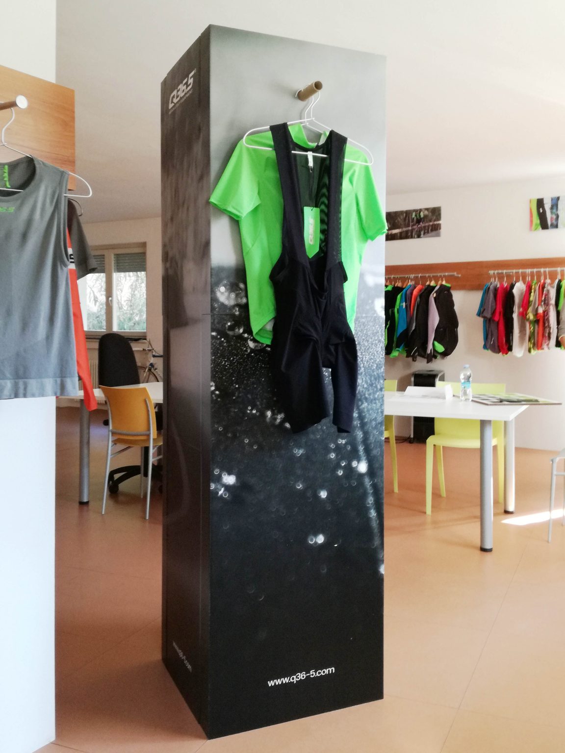 display ecologico in cartone