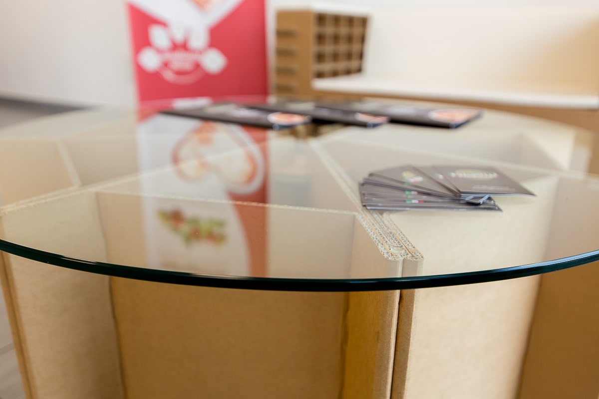 tavoli negozio in cartone