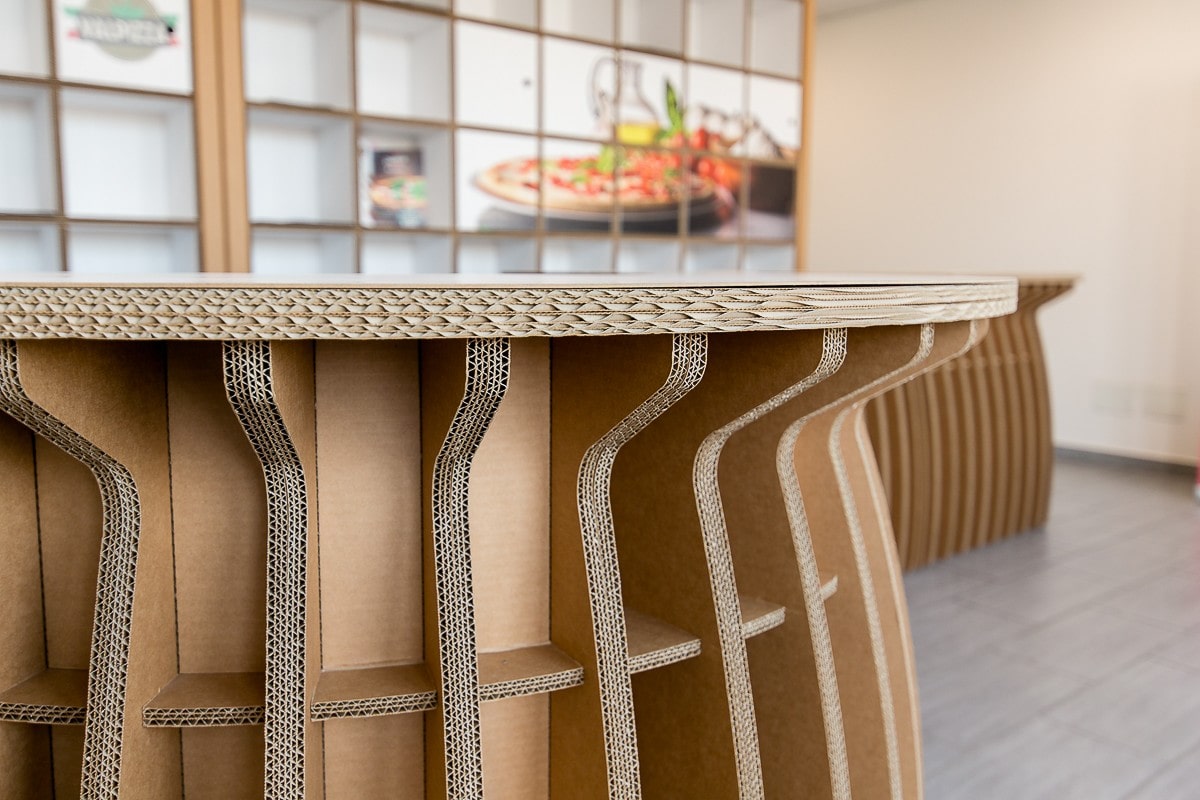 arredo negozio in cartone