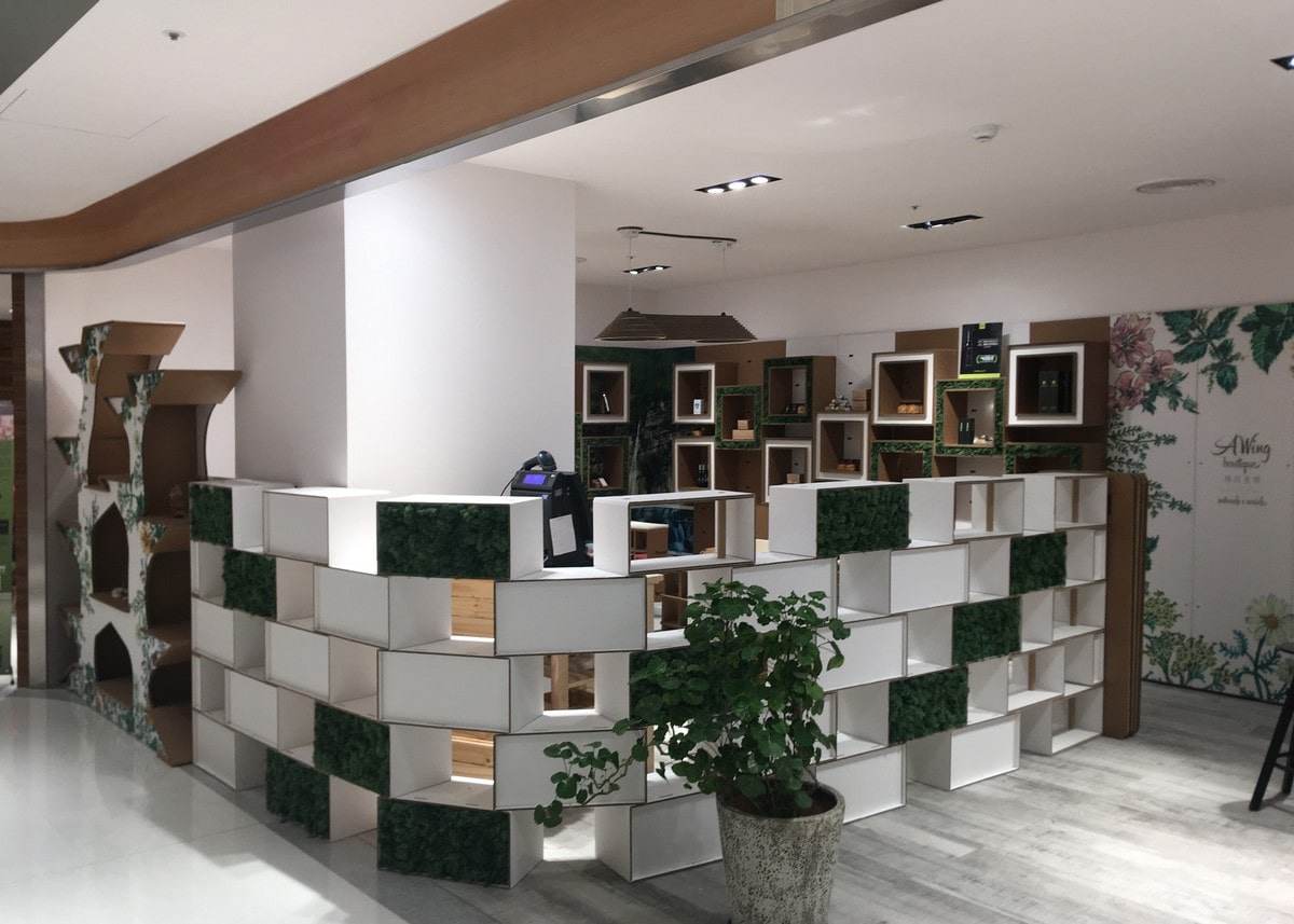 allestimento in cartone per negozi