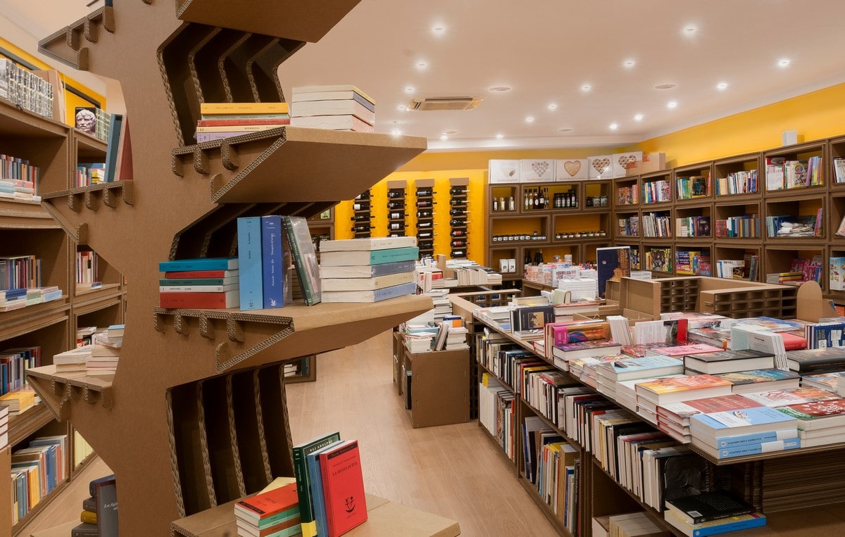 arredo in cartone per librerie