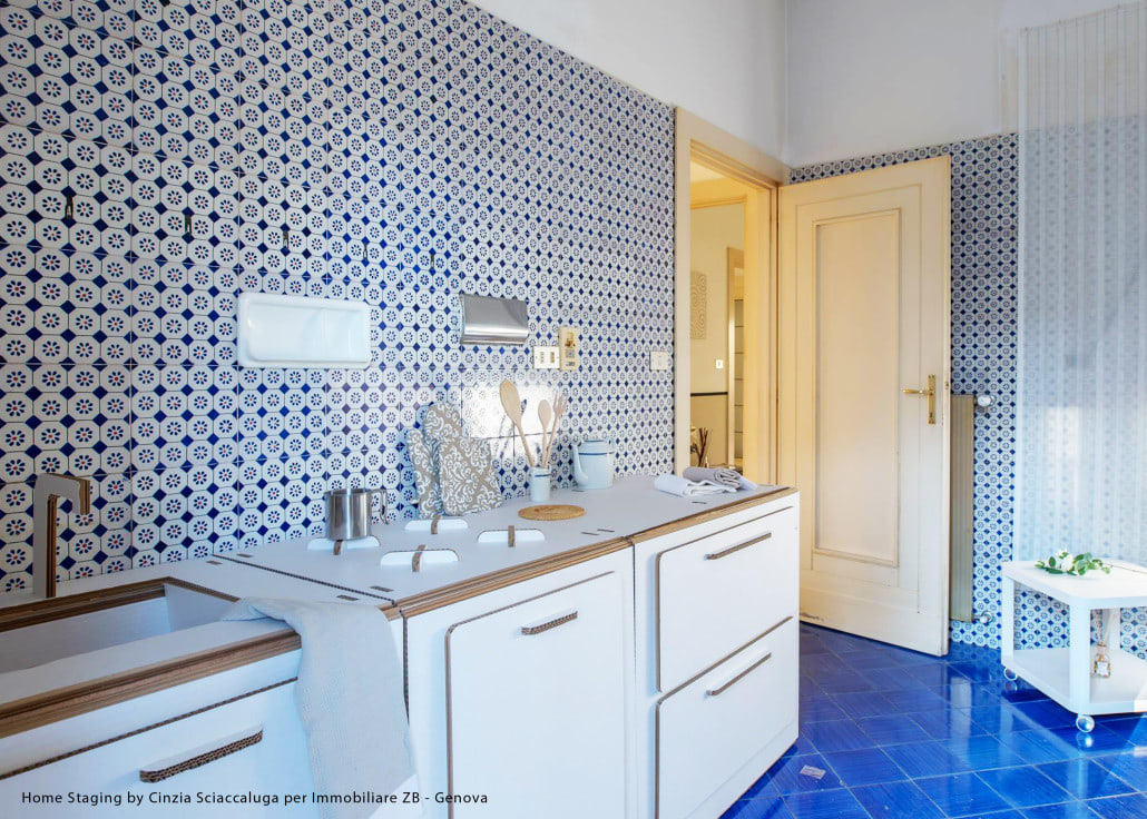 home staging cucina in cartone