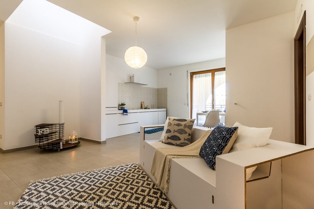 Allestimento home staging in cartone