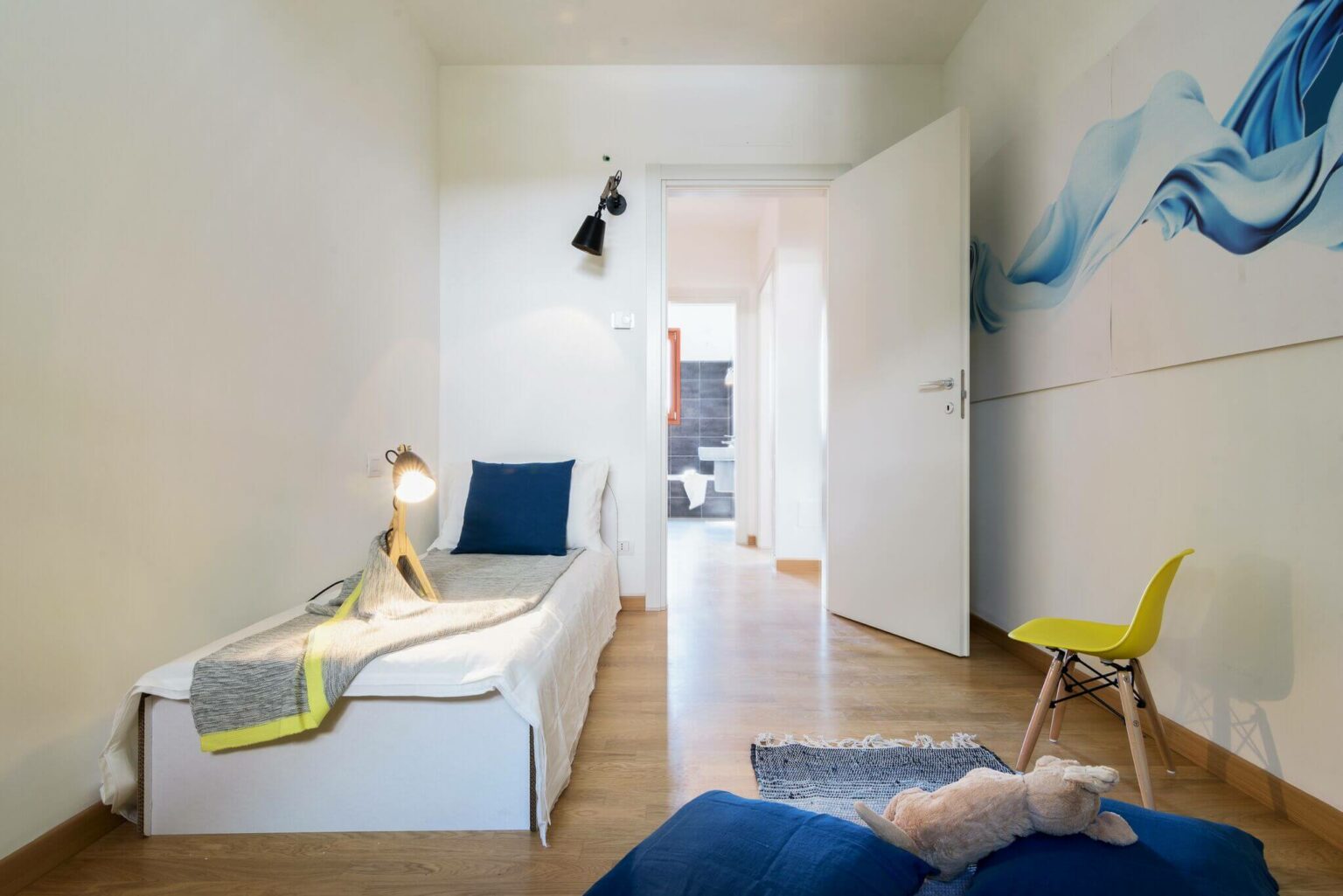 letto home staging in cartone