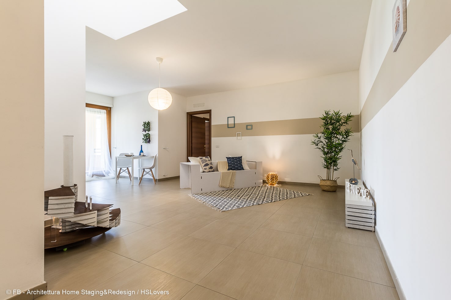 soggiorno home staging in cartone