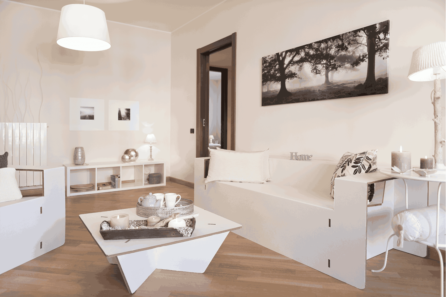 divano in cartone per home staging