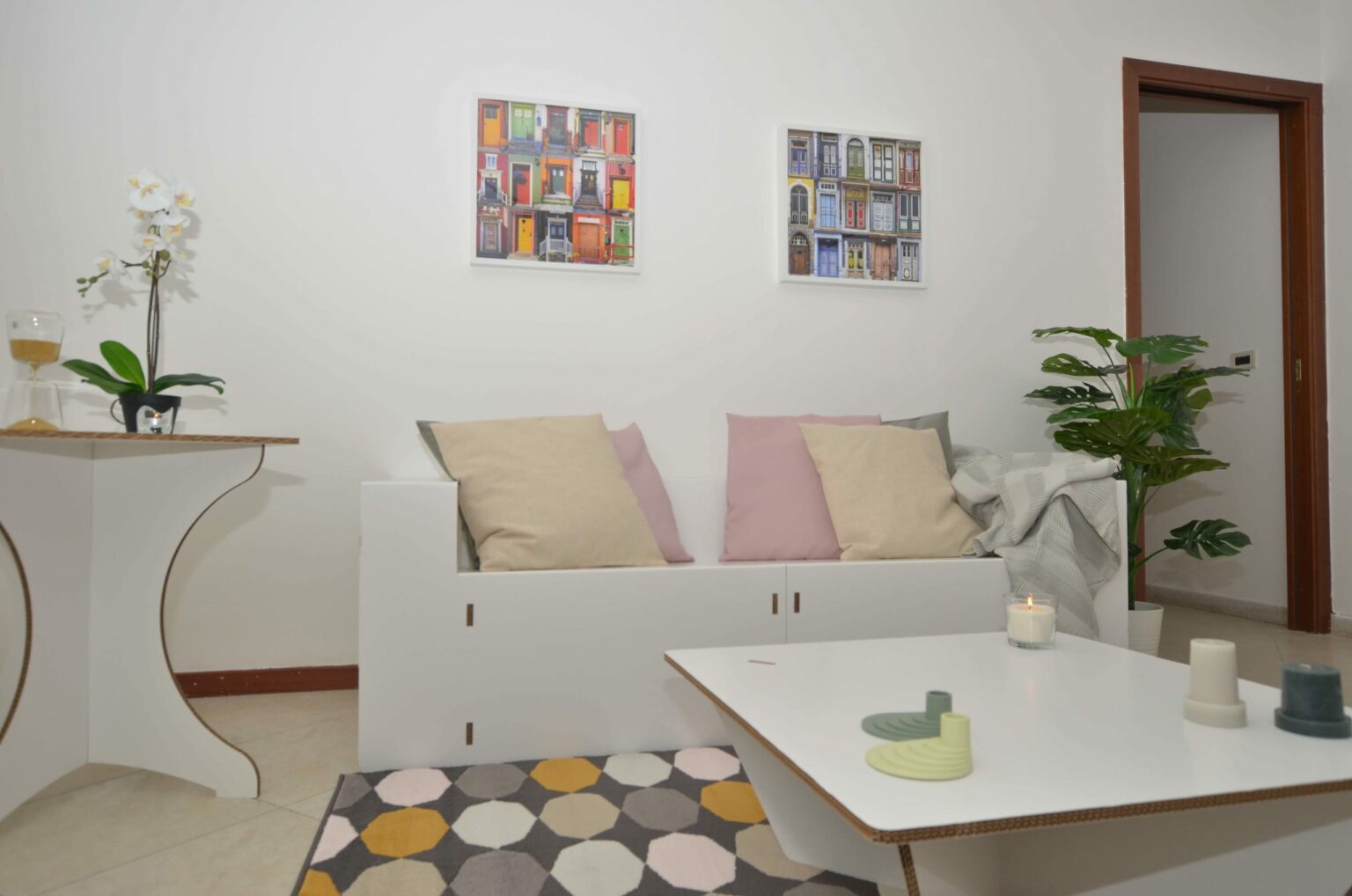 divano in cartone homestaging