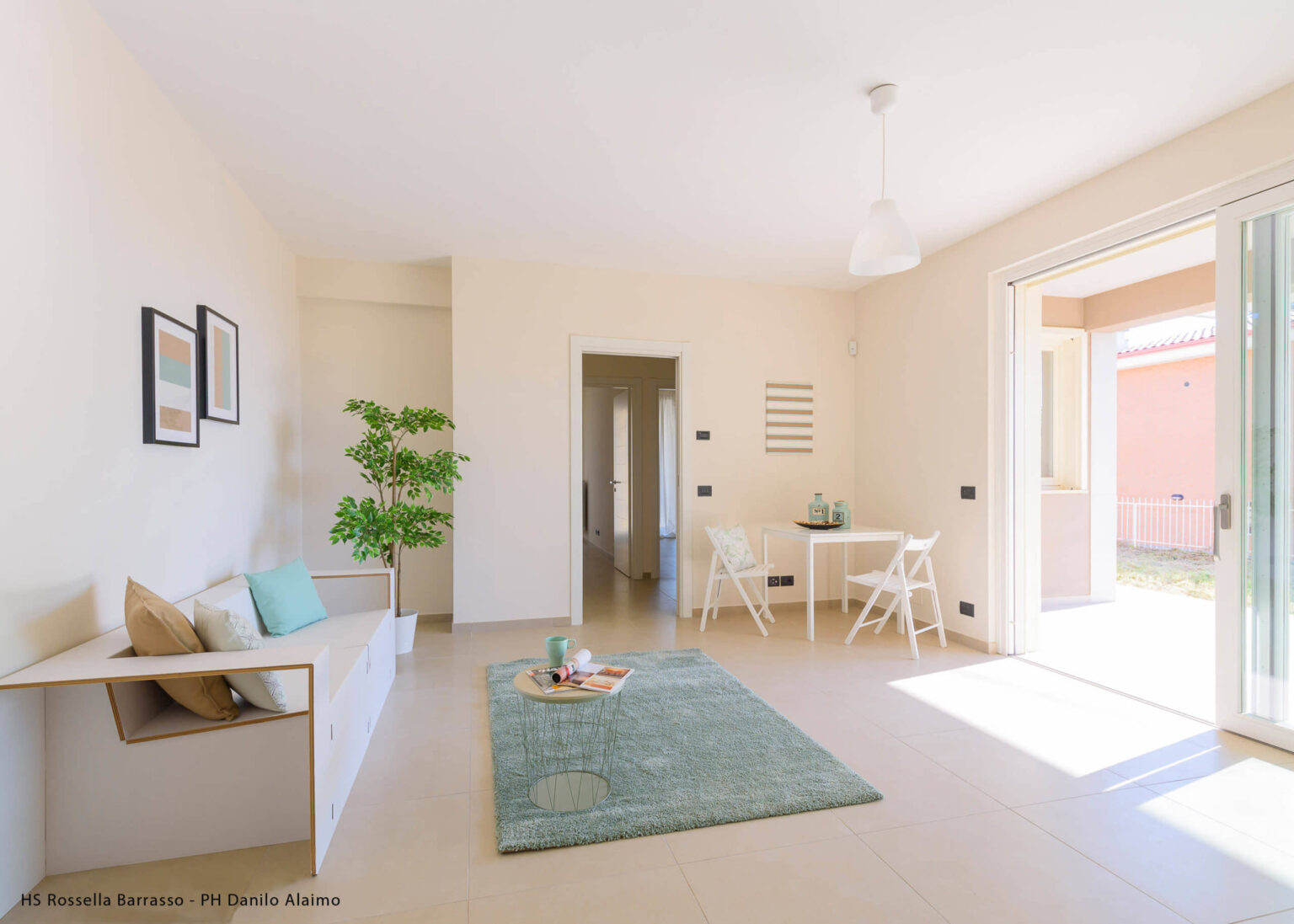divano per staging immobiliare