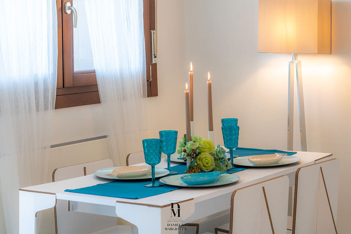 tavolo in cartone home staging
