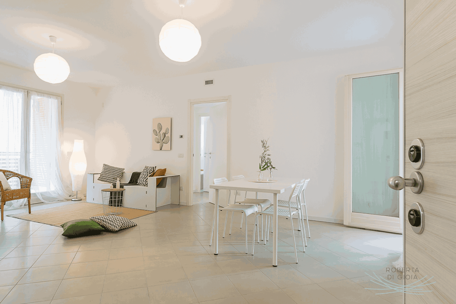 Allestimento con mobili in cartone