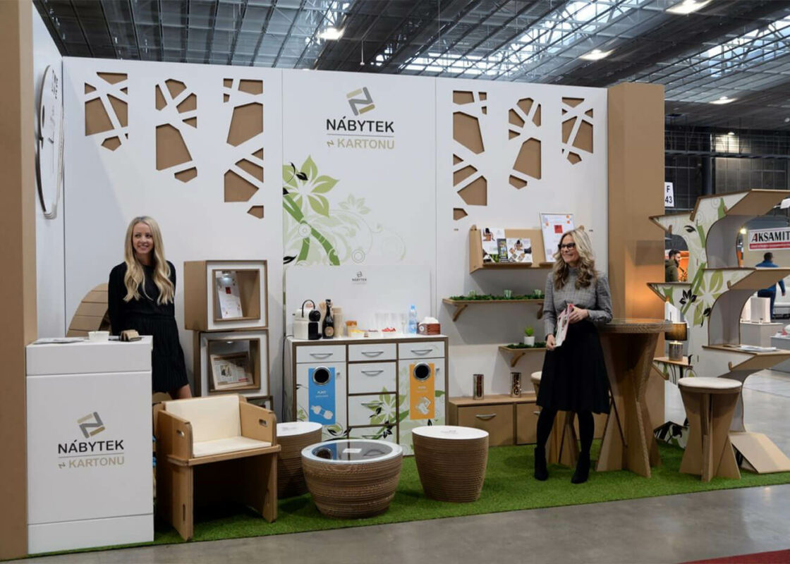 allestimento fiera mobili in cartone