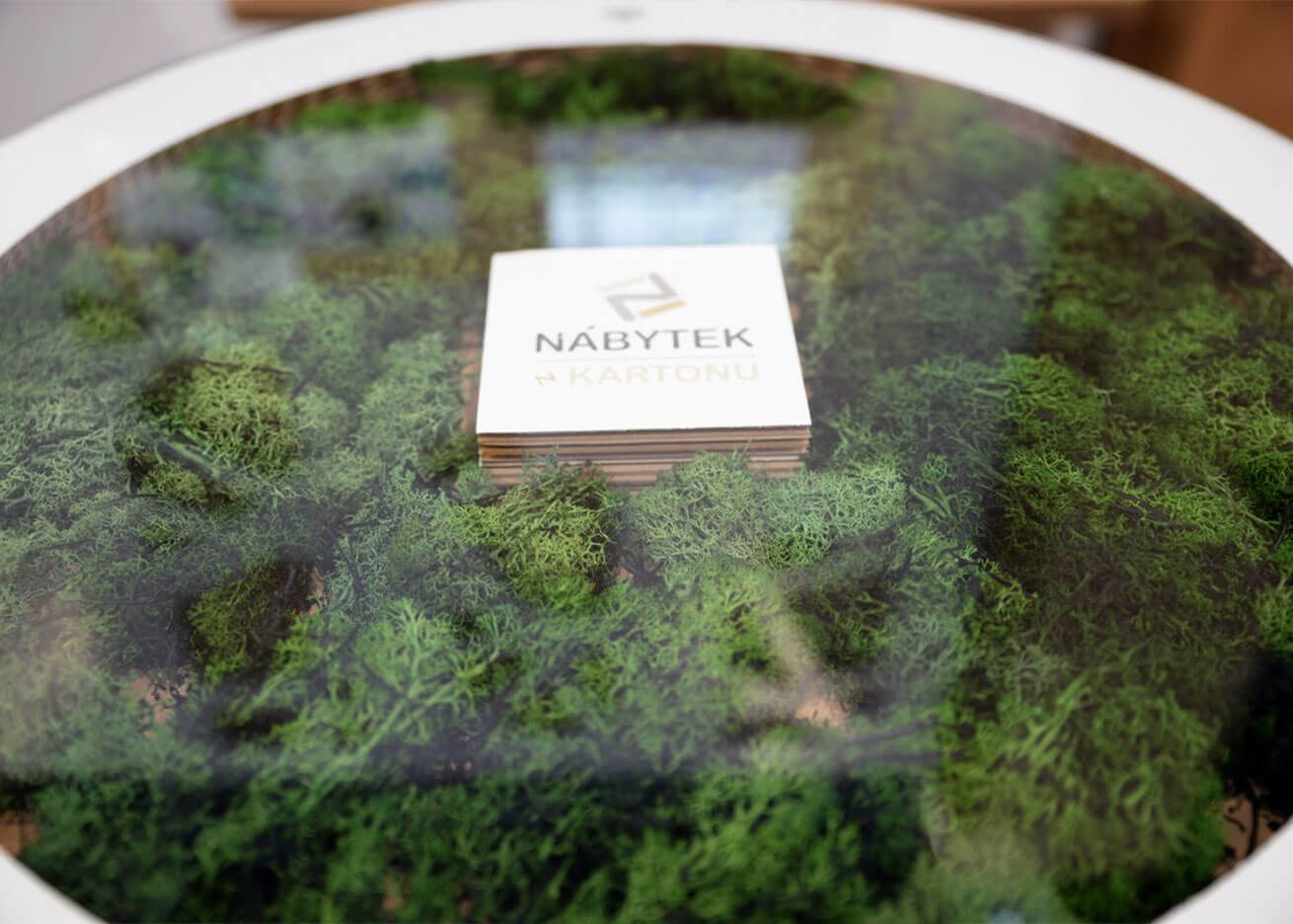 stand nabitek kartonu