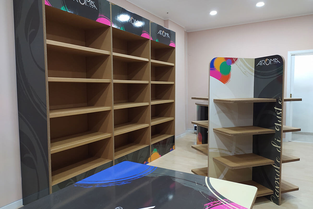 scaffale in cartone per negozi