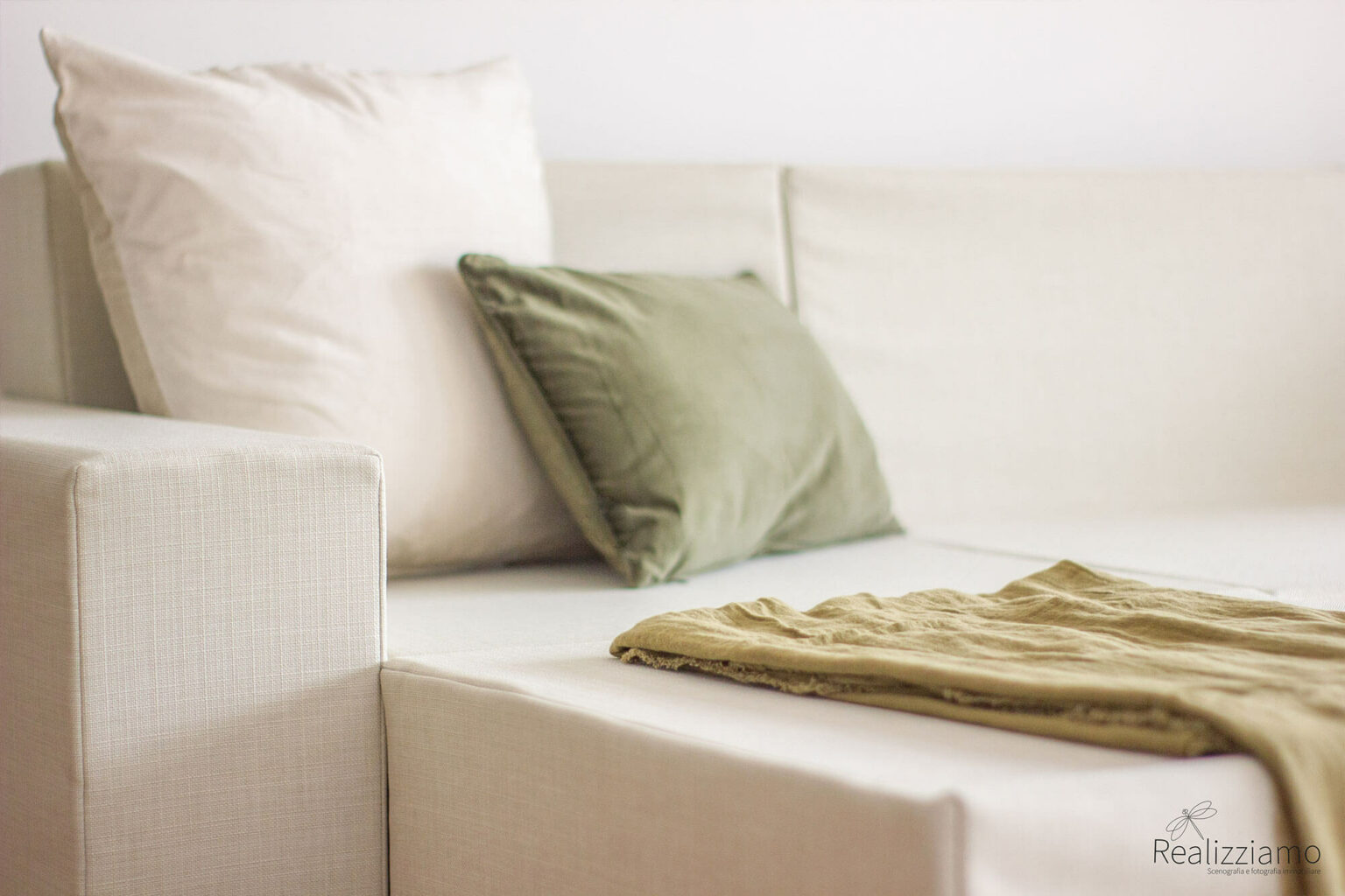 divano per home staging rivestito