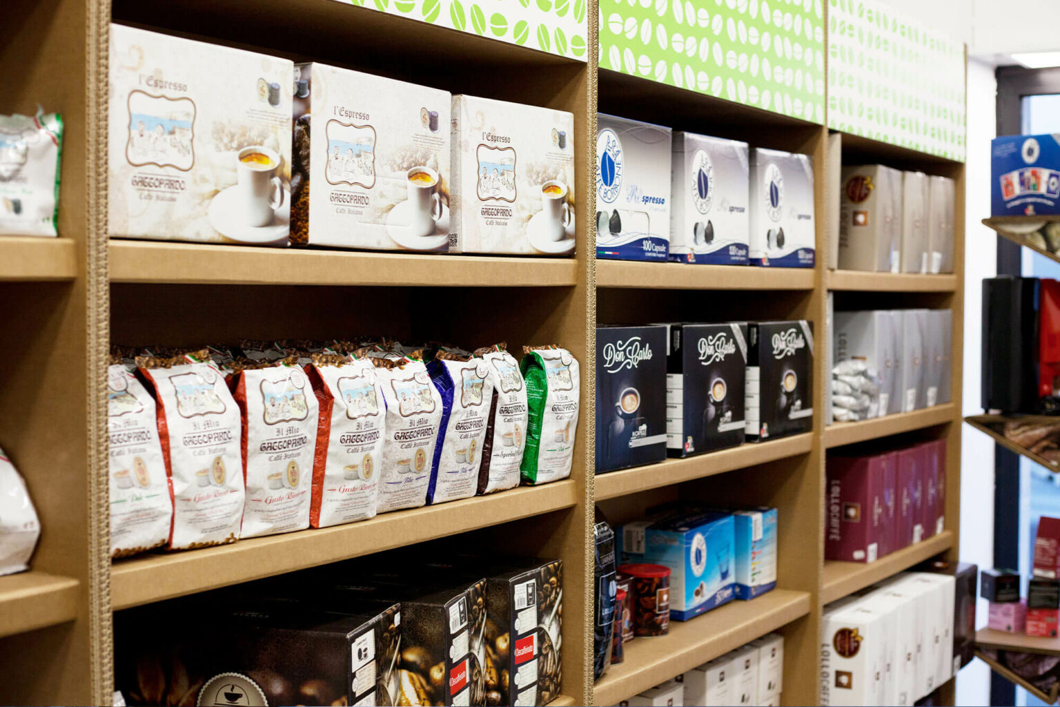 arredamento in cartone per negozi