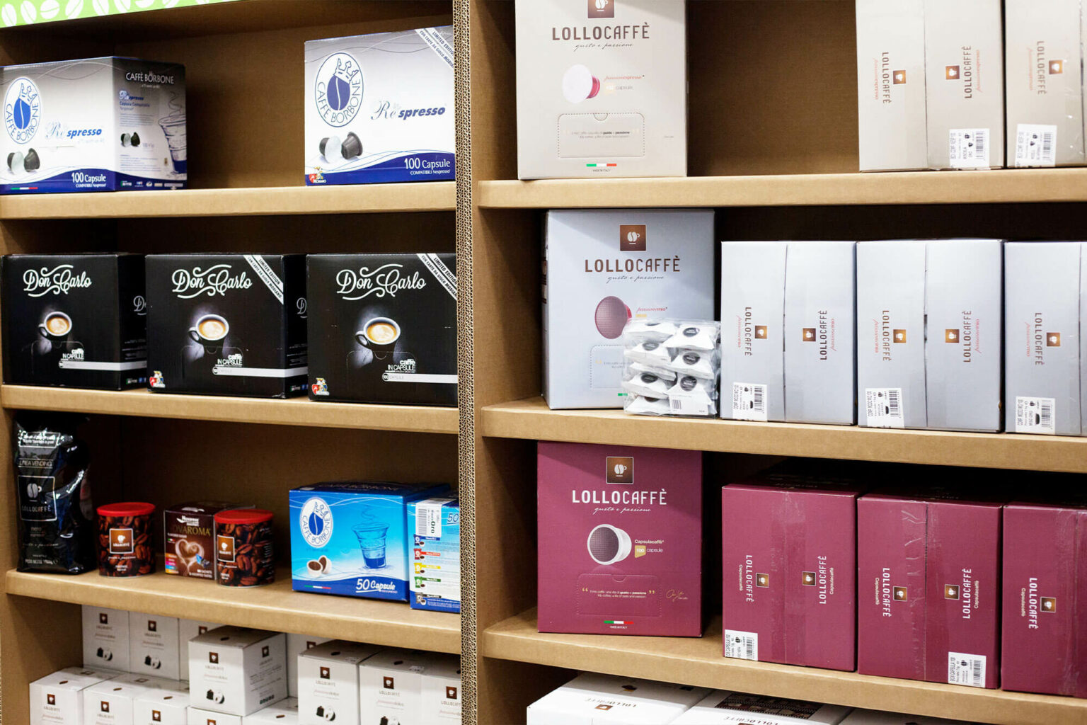 scaffalatura in cartone per negozi