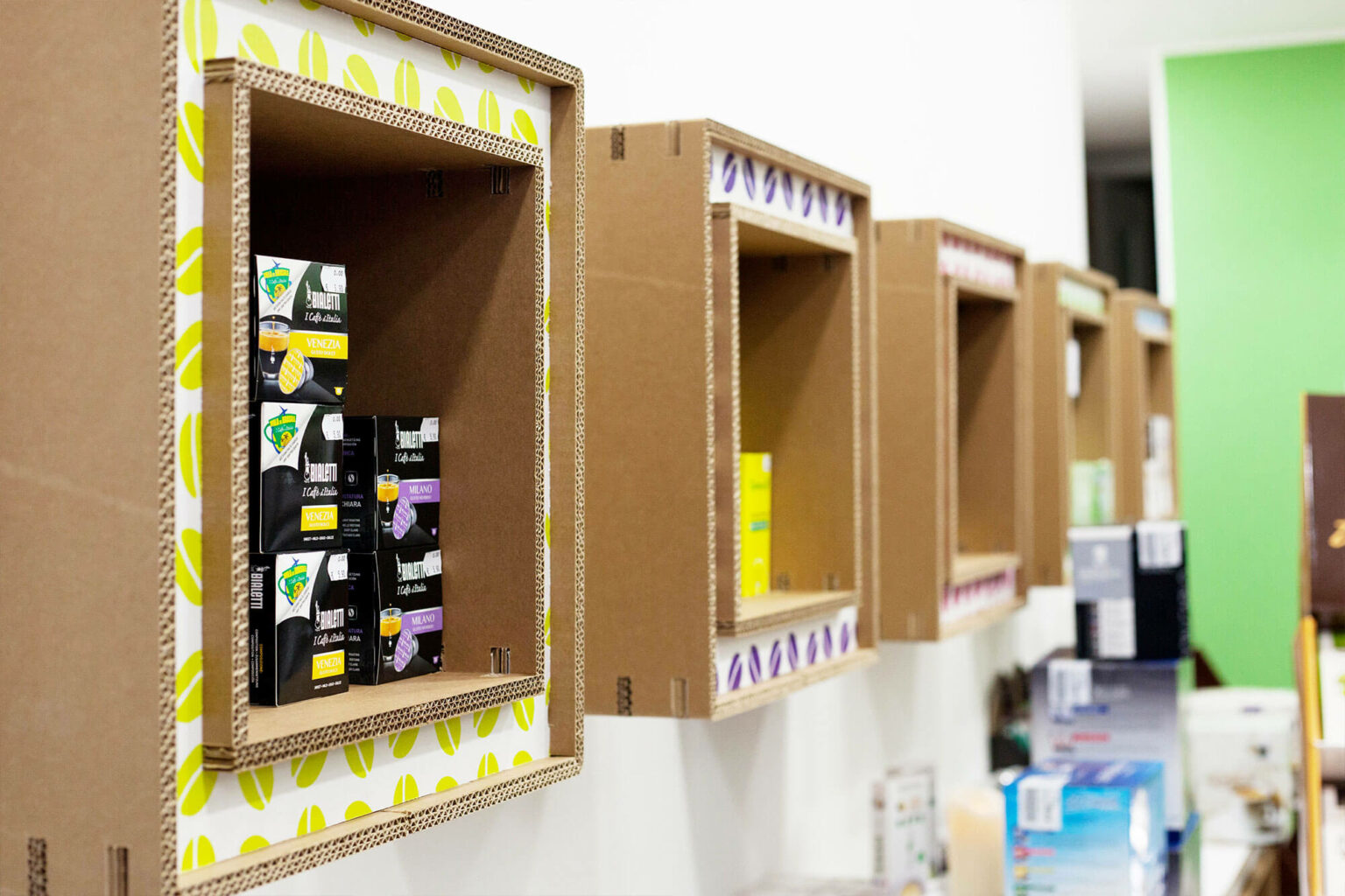 allestimento negozio caffè