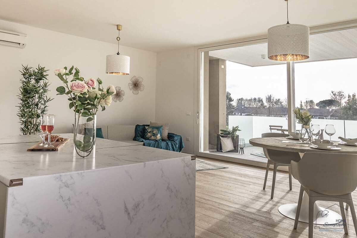 isola cucina stampata in marmo per home staging