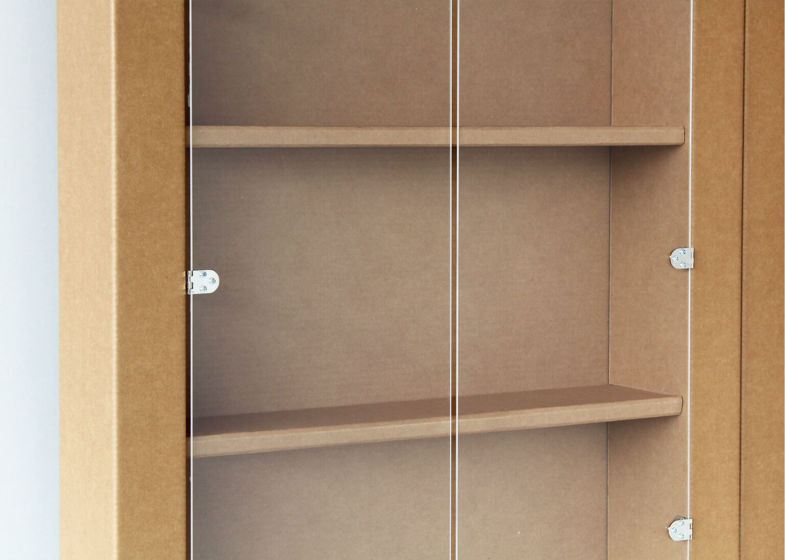 espositore chiuso in vetro e cartone