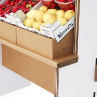 Banco frutta in cartone