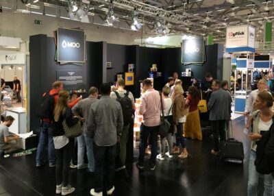 eco stand in cartone