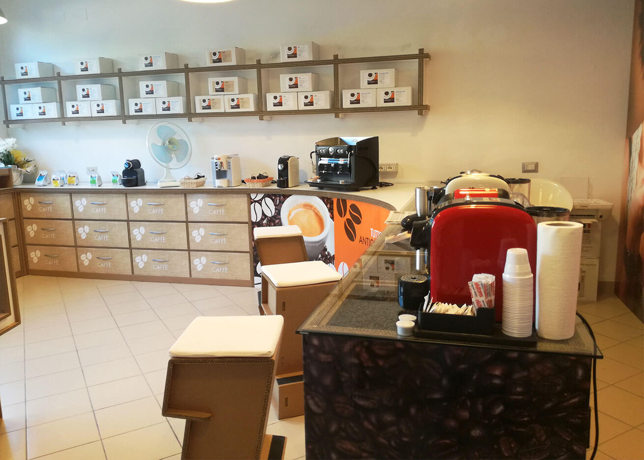 arredo negozi in cartone