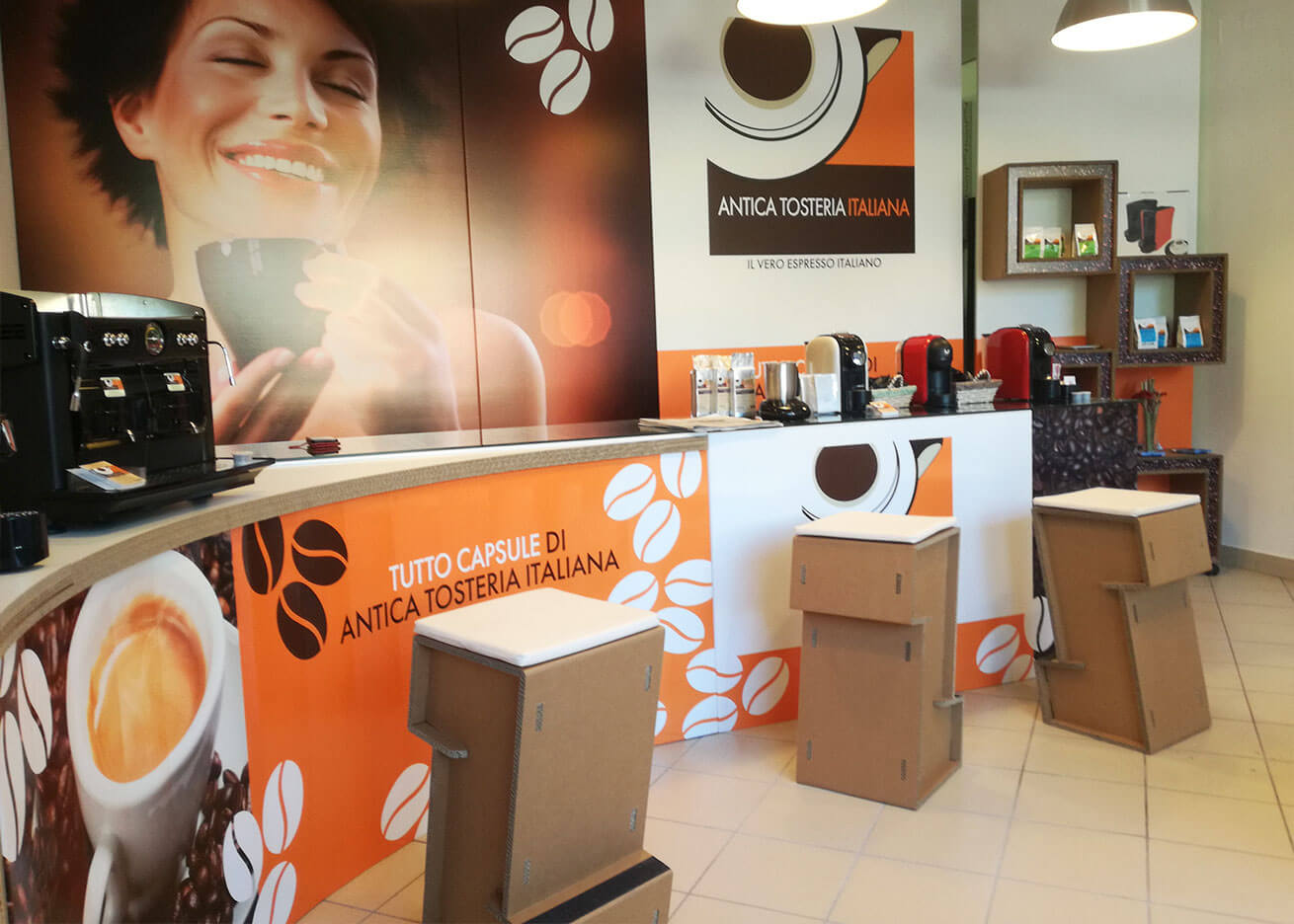 bancone negozio in cartone