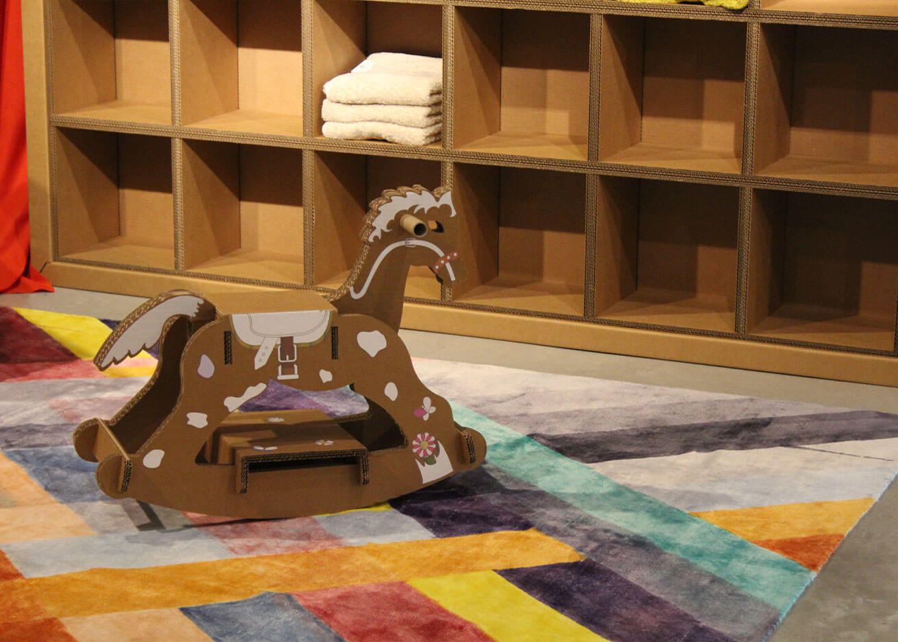 complementi di arredo in cartone