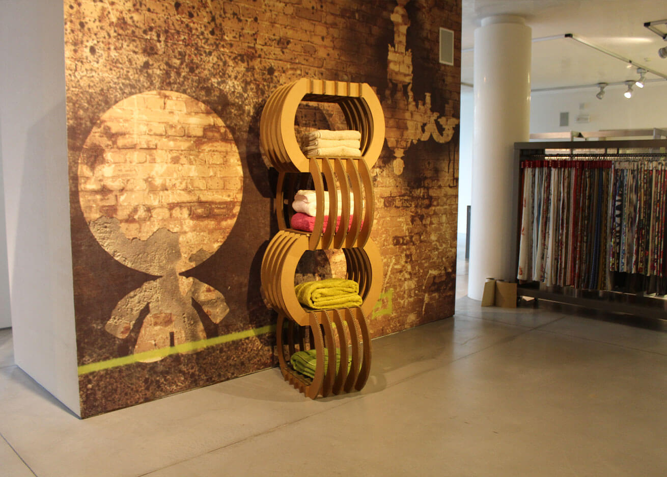 espositore in cartone per negozi