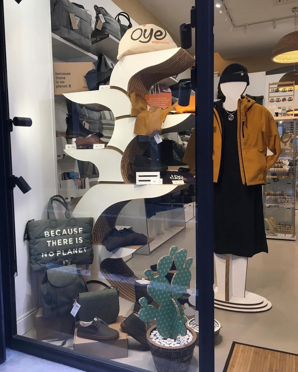 mobili in cartone per vetrine