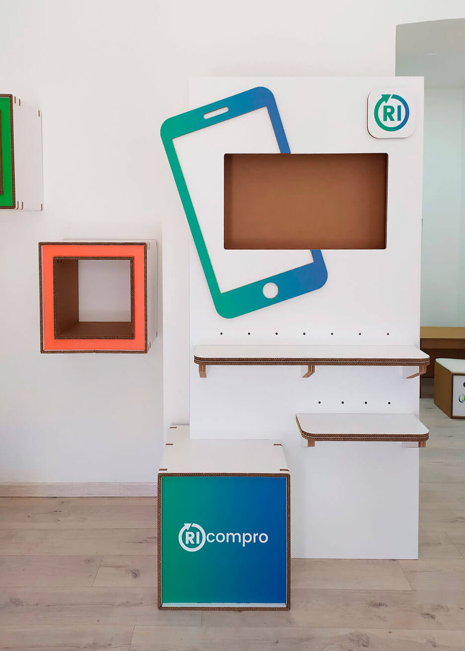 allestimento negozio in cartone