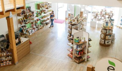 mobili in cartone per negozi