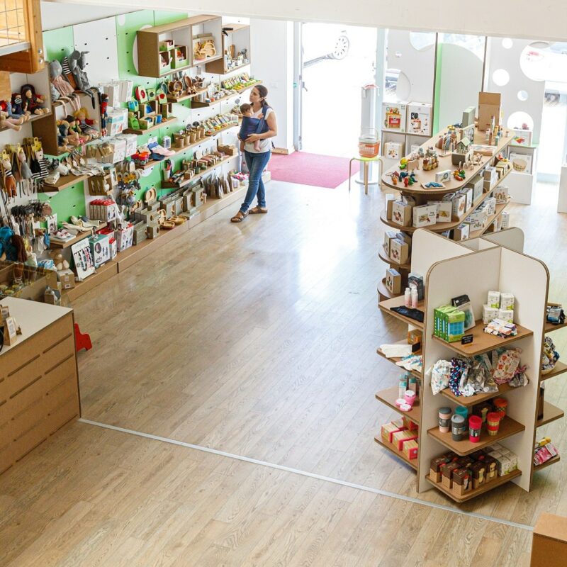 Arredo negozio per bambini in cartone