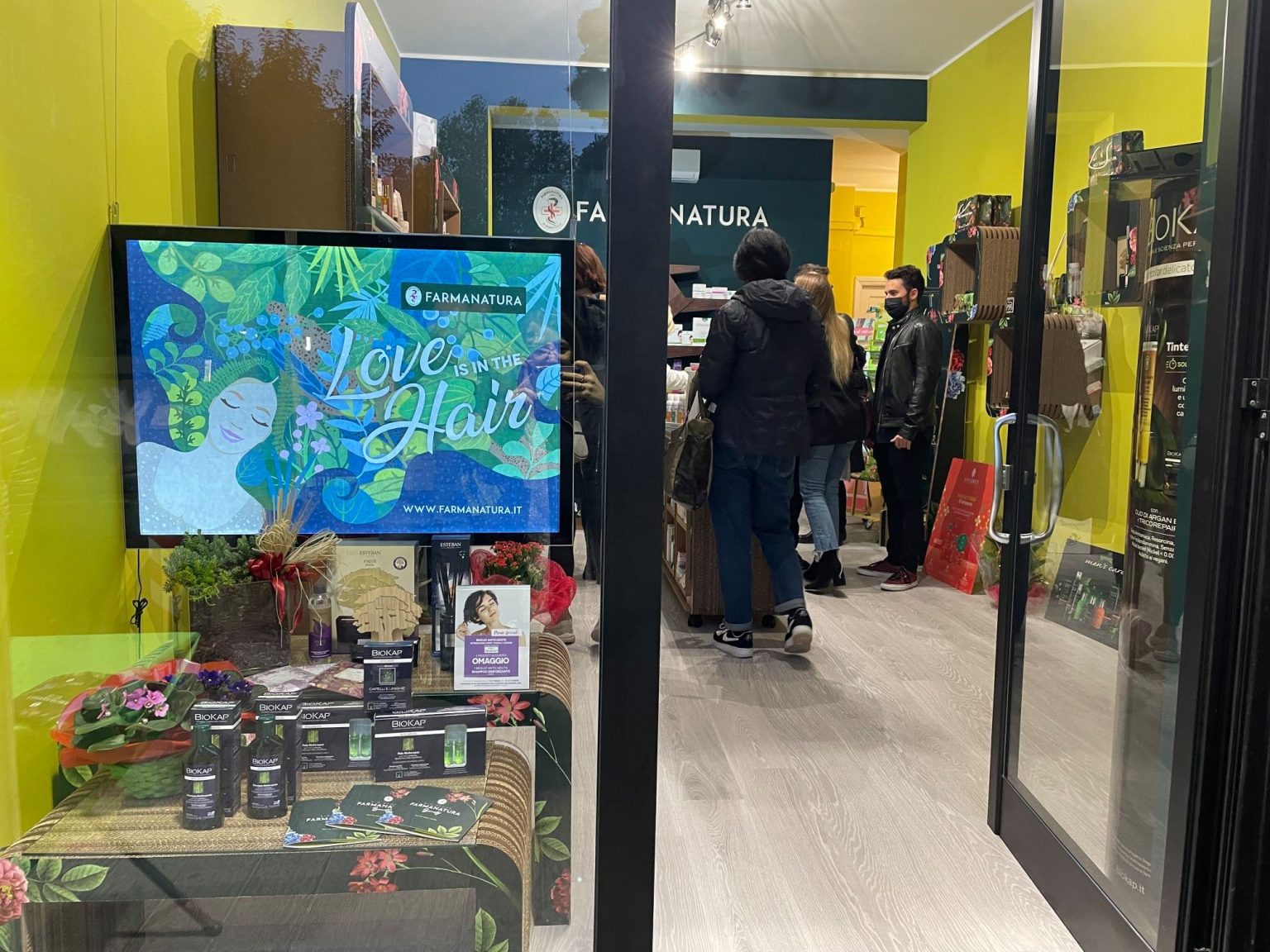 allestimento per negozi in cartone