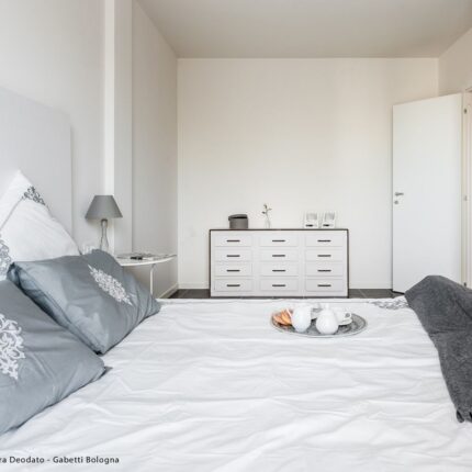 zona notte in cartone per home staging temporaneo