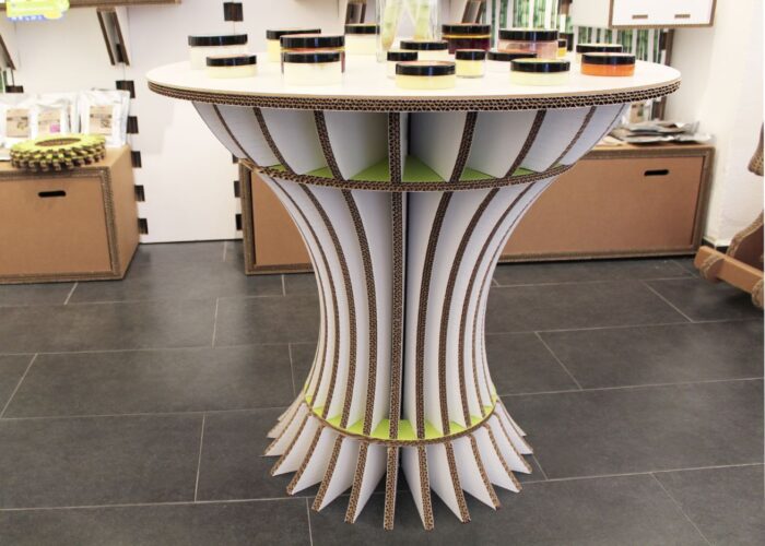 Bombià tavolino in cartone realizzazione