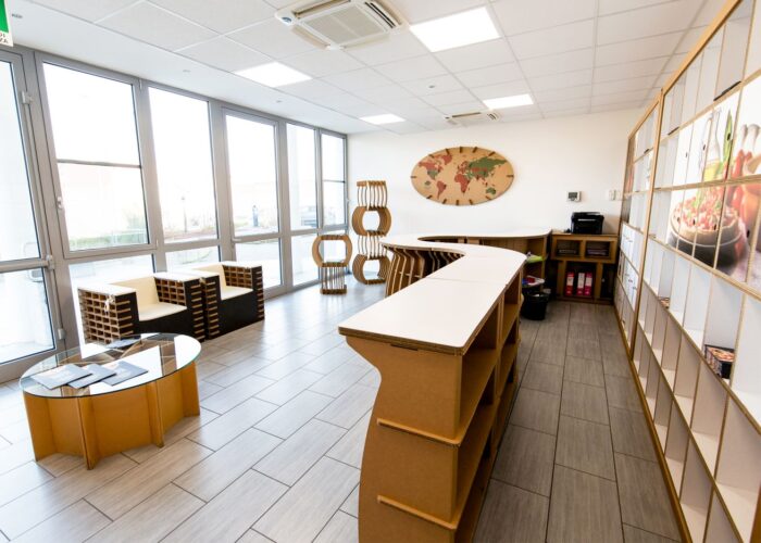 Desk in cartone - Reception ecologica per banco cassa negozio "Galambra"