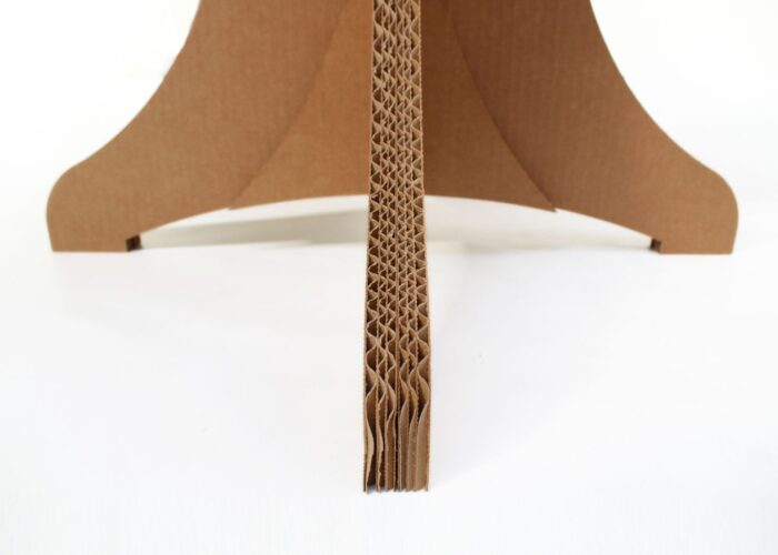 Arredo ecologico - Tavolino in cartone "Cadini"