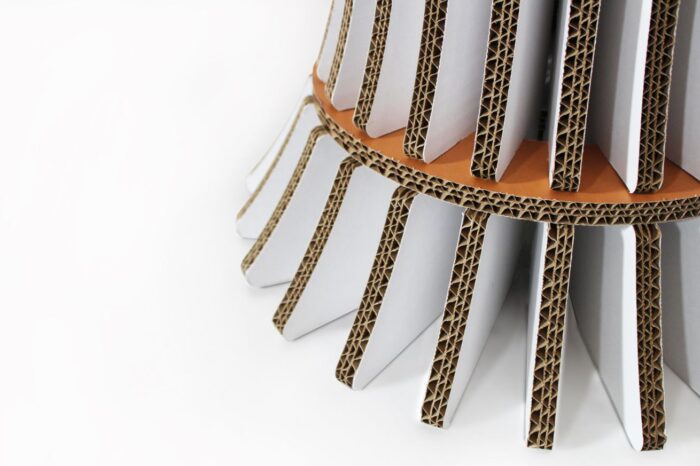 Bombià tavolino in cartone dettaglio