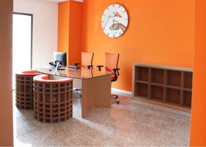 Arredo in cartone - Tavolo scrivania ecologica per ufficio "Otro"