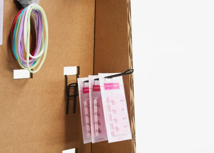 Espositore in cartone - Espositore a colonna in cartone "Plem"