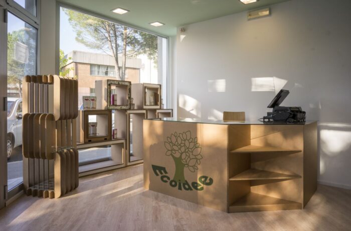 Bancone in cartone - Banco cassa ecologico "Erpice"