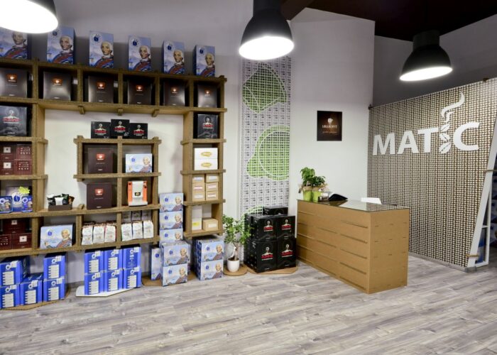 Bancone in cartone - Banco cassa ecologico "Erpice"