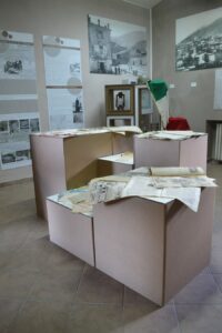 arredi in cartone per musei