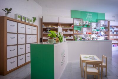 allestimento negozio erboristeria