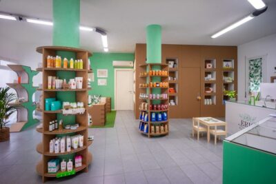 arredamento negozio erboristeria