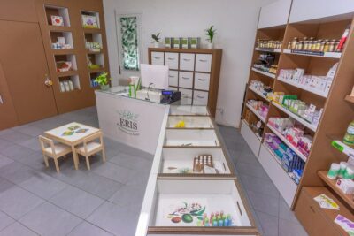 bancone su misura per erboristerie