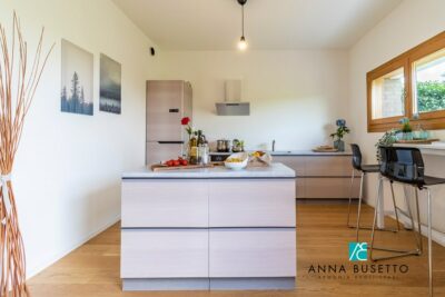 cucina moderna in cartone per home staging