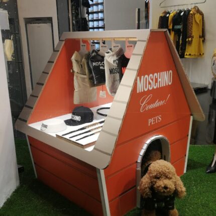 espositore personalizzato Moschino